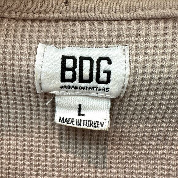 URBAN OUTFITTERS BDG | Waffle Knit Graphic Thermal Long Sleeve Top | Large - Picture 7 of 8